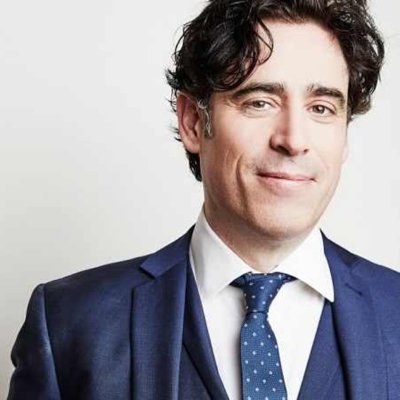 Stephen Mangan